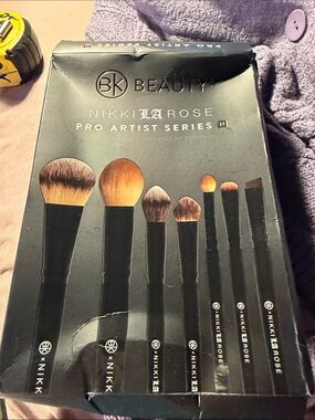 Pro Artist Series Makeup Brush Set - Black/Golden Bristles